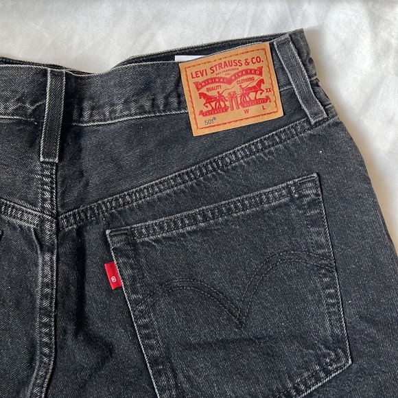 Black Levi jean shorts - Picture 1 of 4